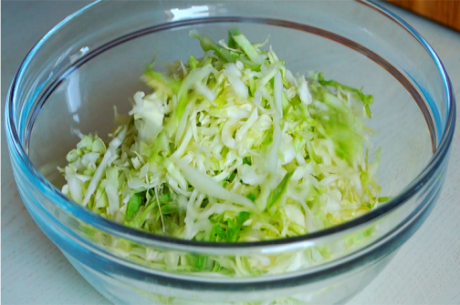 Салат с капустой и сыром
