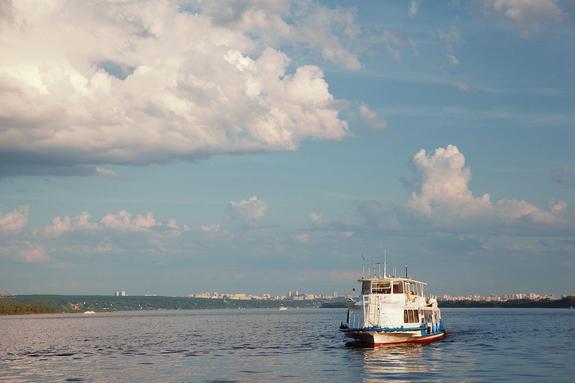 В Ростове-на-Дону в районе городской набережной столкнулись два теплохода