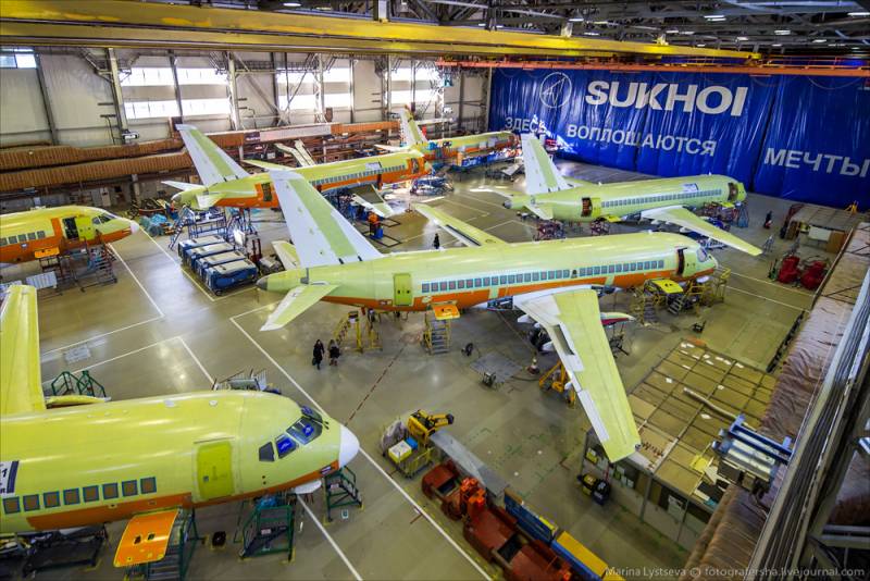 Sukhoi Superjet 100. Подрезанные крылья Sukhoi Superjet 100. Подрезанные крылья ввс