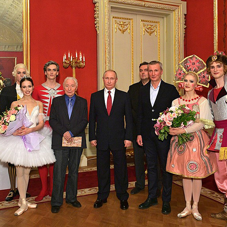 Щелкунчик и мышиный король: Владимир Путин сводил друзей на балет новости