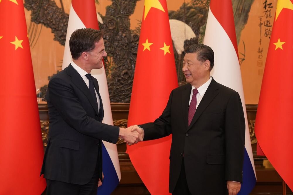 К итогам визита премьер-министра Нидерландов Марка Рютте в Пекин Премьер-министр Нидерландов Марк Рютте 26-27 марта находился с рабочим визитом в Китае, где встретился с председателем КНР Си...-4
