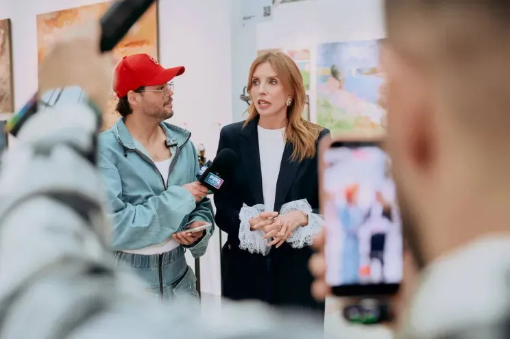 Филипп Киркоров, Дмитрий Песков и Татьяна Навка, Тимати с возлюбленной Валентиной Ивановой посетили ярмарку современного искусства 