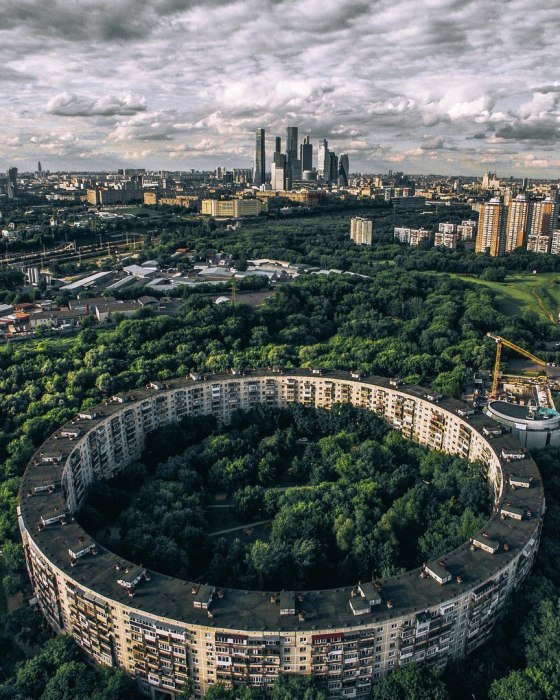История появления круглых домов в Москве