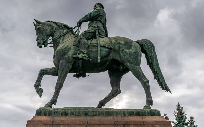 Про памятник Котовскому в Кишинёве и не только история