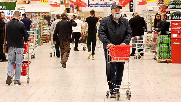 БУДЕМ МЕНЬШЕ КУШАТЬ. ИНФЛЯЦИЯ СТРЕМИТЕЛЬНО ОБГОНЯЕТ РОСТ ДОХОДОВ НАСЕЛЕНИЯ