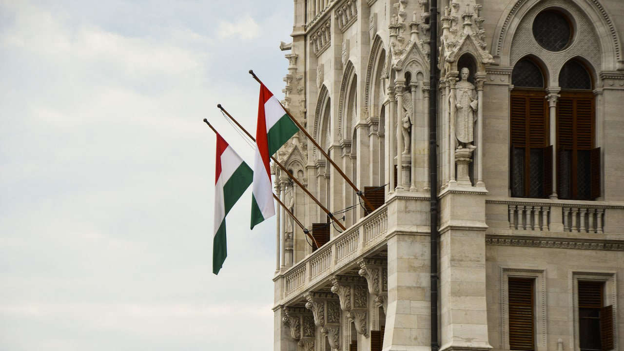 МИД Венгрии: западные компании неофициально согласились на оплату российского газа рублями Экономика