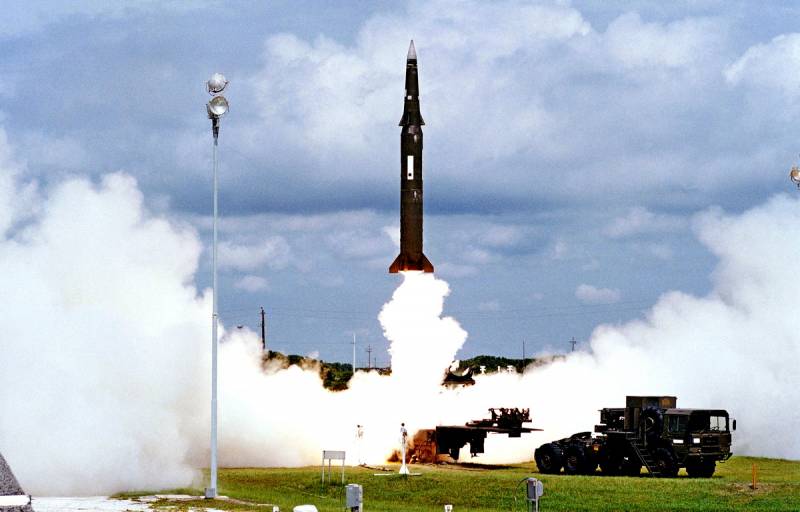 Вступление Украины в НАТО означает появление под Харьковом ядерных ракет США