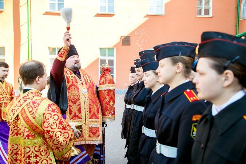 Выпускница рассказала всю правду о женской кадетской школе и о «эскорте» девушки, интересное, кадетка, кола-интернет, образование, правда, школа