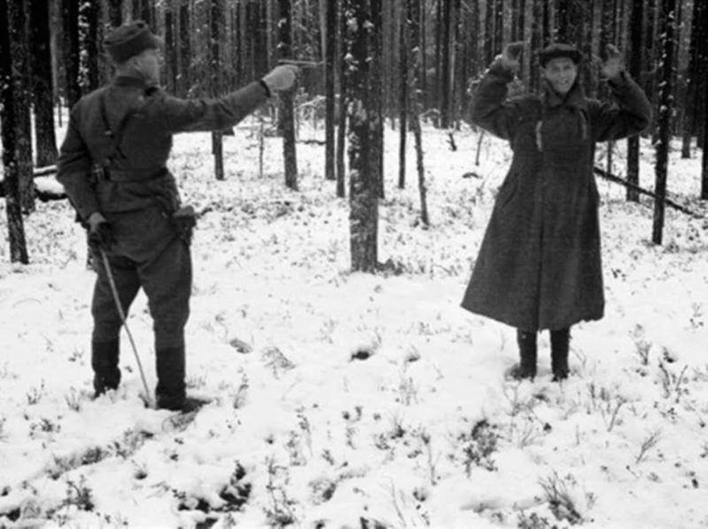 Советский разведчик смеется перед расстрелом — и другие поразительные фото Второй мировой война,вторая мировая война,история,кадры,фотография