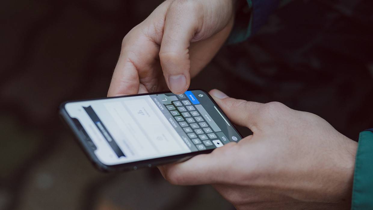 Аналитик Михайлова объяснила опасность приложений-шпионов