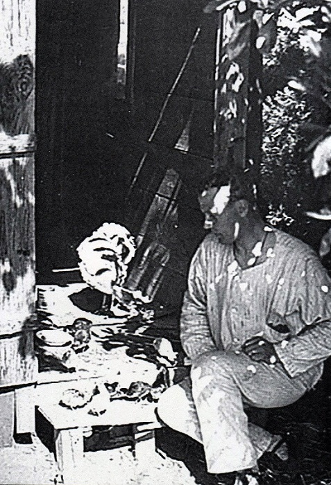 За кормлением индюшек. Констанинополь, 1921 год.