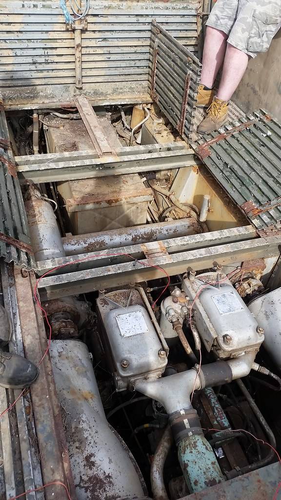 По земле и воде. Амфибийный грузовик Alvis Stalwart оружие