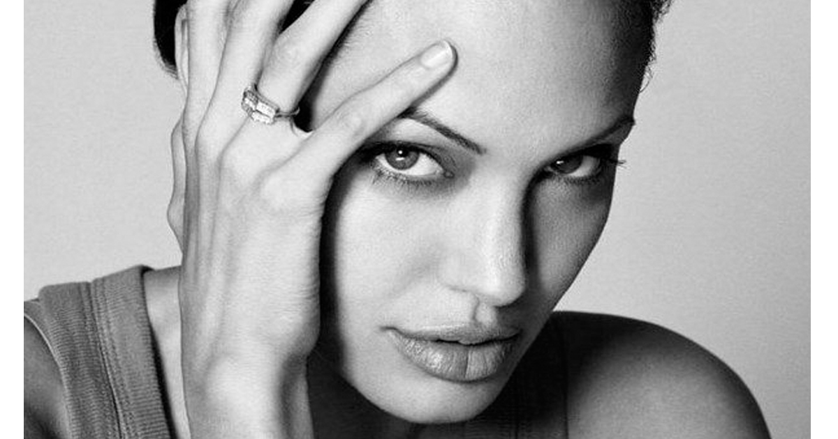 Мудрая женщина. Анджелина Джоли. Анджелина Вайт. Angelina Jolie Black and White.