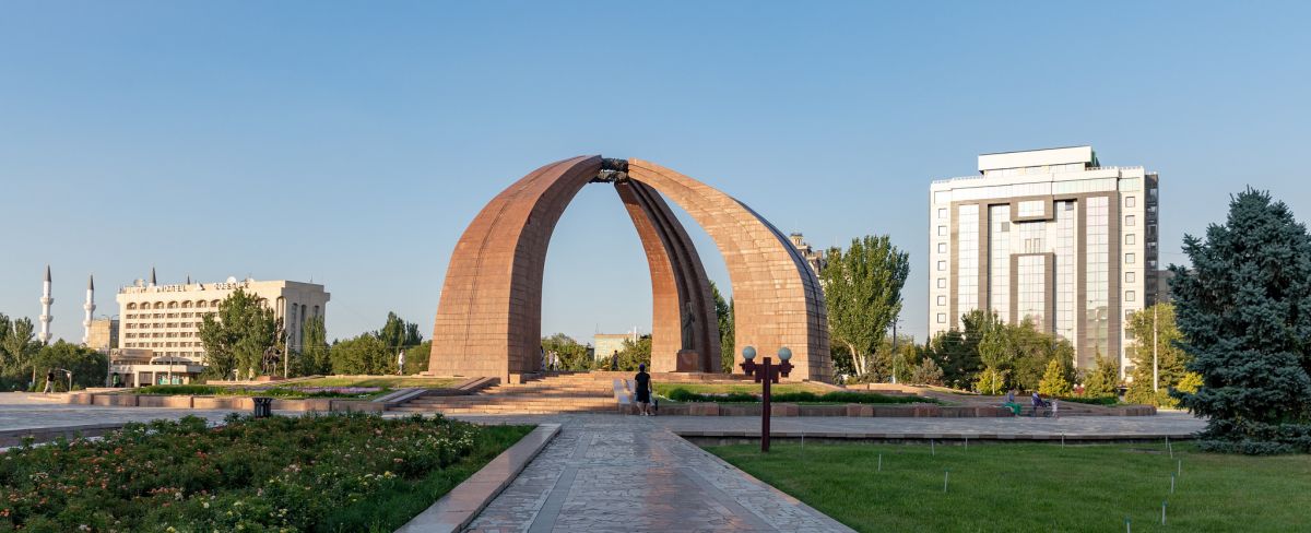 Сколько стоит билет на самолет Москва – Бишкек