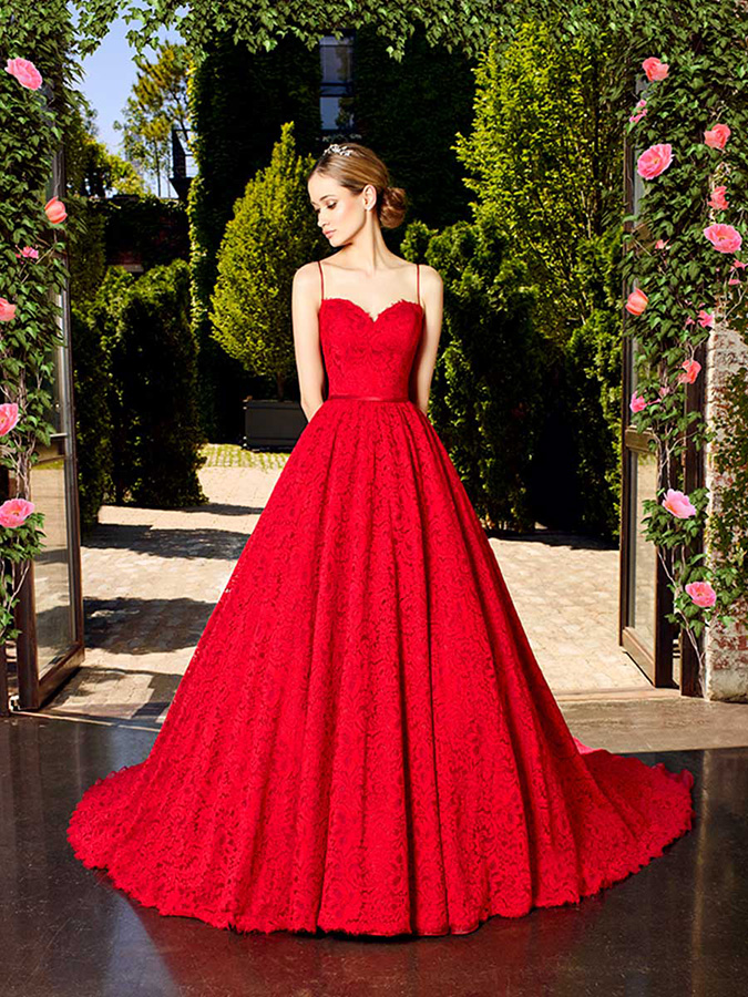 Картинки по запросу vestidos de novia rojos 2017