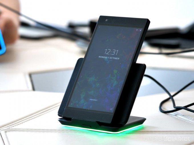 Razer Phone 2 — топовый игровой флагман с RGB-подстветкой мобильные телефоны