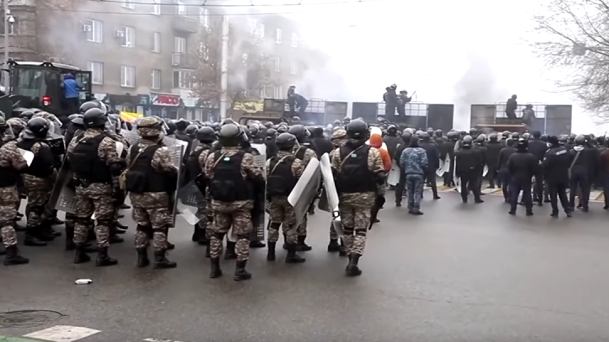 Двое военных погибли в ходе антитеррористической операции в Алма-Ате