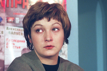 Дочь Ефремова прокомментировала условия жизни спивающейся матери Дочь Ефремова прокомментировала условия жизни спивающейся матери Культура
