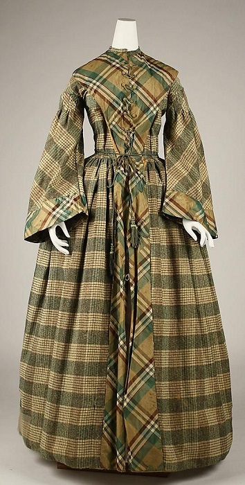 Домашняя одежда в XIX веке