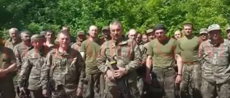 «Выдали пулеметы Дегтярева и Максима»: украинские националисты превращаются в дезертиров украина