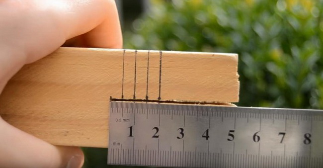 Простое самодельное приспособление для нарезки лент из пластиковых бутылок Простое самодельное приспособление для нарезки лент из пластиковых бутылок сделай сам