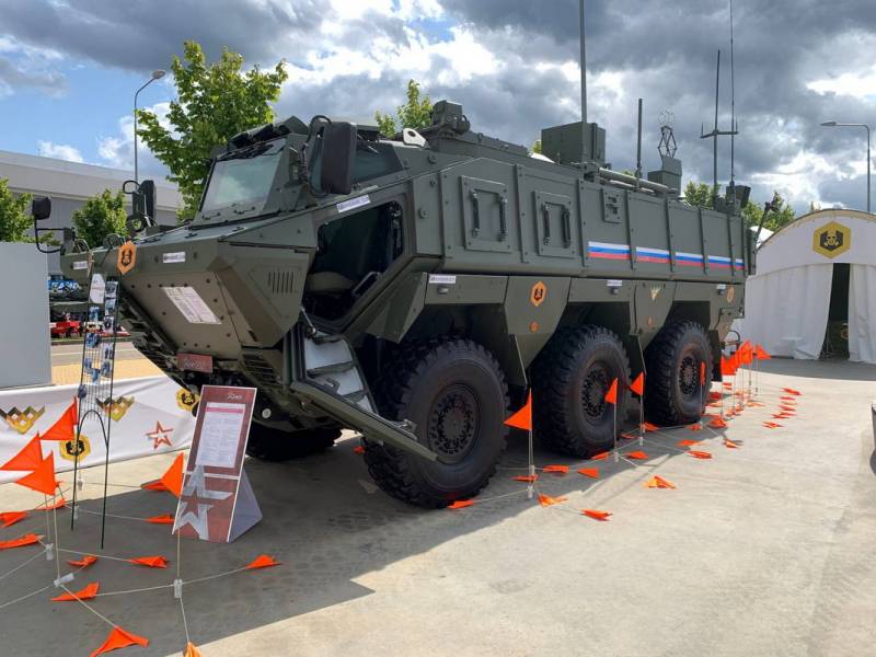 Разведывательная химическая машина РХМ-9 перед принятием на вооружение оружие