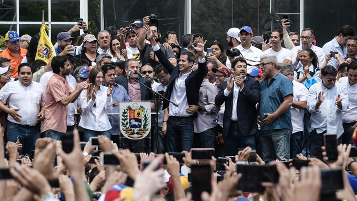 Троллинг 80 lvl : Главный в США по Венесуэле купился на розыгрыш пранкеров из России Троллинг 80 lvl : Главный в США по Венесуэле купился на розыгрыш пранкеров из России Война и мир