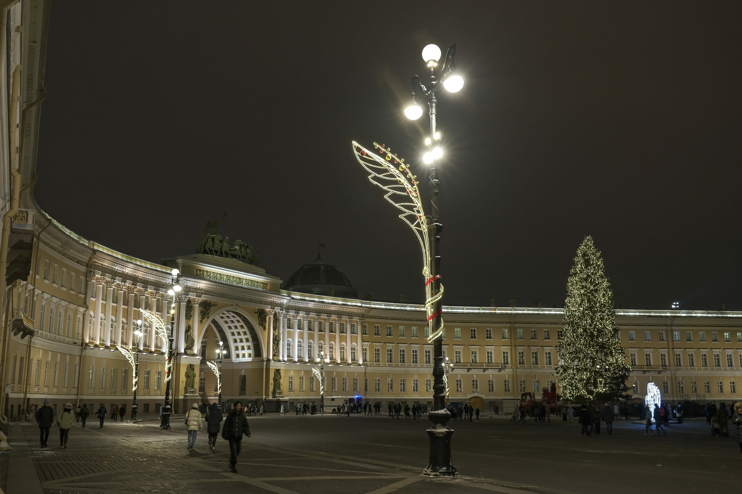фото дворцовой площади в санкт петербурге
