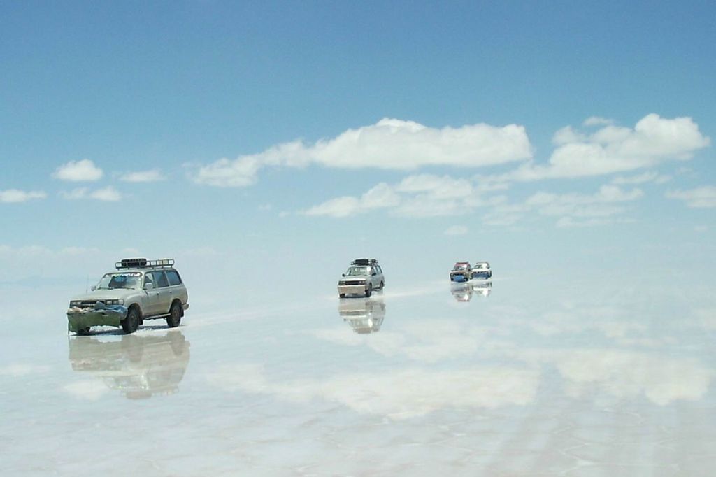 Солончак Уюни, Боливия (Salar de Uyuni, Bolivia) — самое большое соленое озеро во всем мире Солончак Уюни, Боливия (Salar de Uyuni, Bolivia) — самое большое соленое озеро во всем мире путешествия