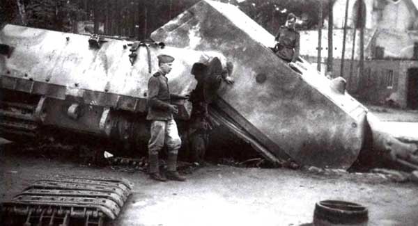 Тяжелый танк "Маус": почему супероружие Гитлера так и не вступило в бой