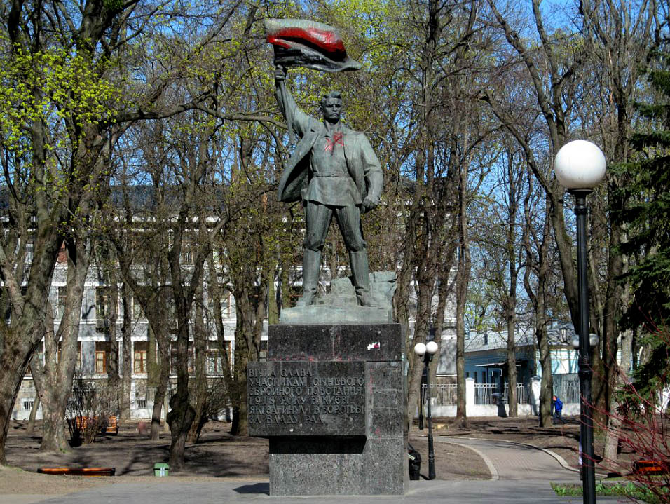 Апрельский Киев. Памятники, плакаты, символы, Лавра Апрельский Киев. Памятники, плакаты, символы, Лавра