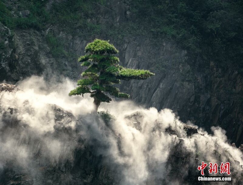 Глубоко внизу: пятизвездочный отель в заброшенном карьере Глубоко внизу: пятизвездочный отель в заброшенном карьере путешествие,страны,туризм