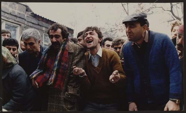 Ленинакан, 9 декабря. Александр Макаров, 9 декабря 1988 года, из архива МАММ/МДФ.