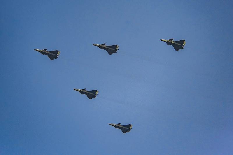 F-22, Су-57 и J-20. Сходства и различия F-22, Су-57 и J-20. Сходства и различия ввс