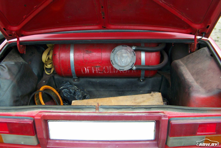 Поставить газ и слететь с гарантии. Как сделать "бюджетник" еще экономичнее? Поставить газ и слететь с гарантии. Как сделать "бюджетник" еще экономичнее? автомобили,автоновости,машины,ремонт,советы