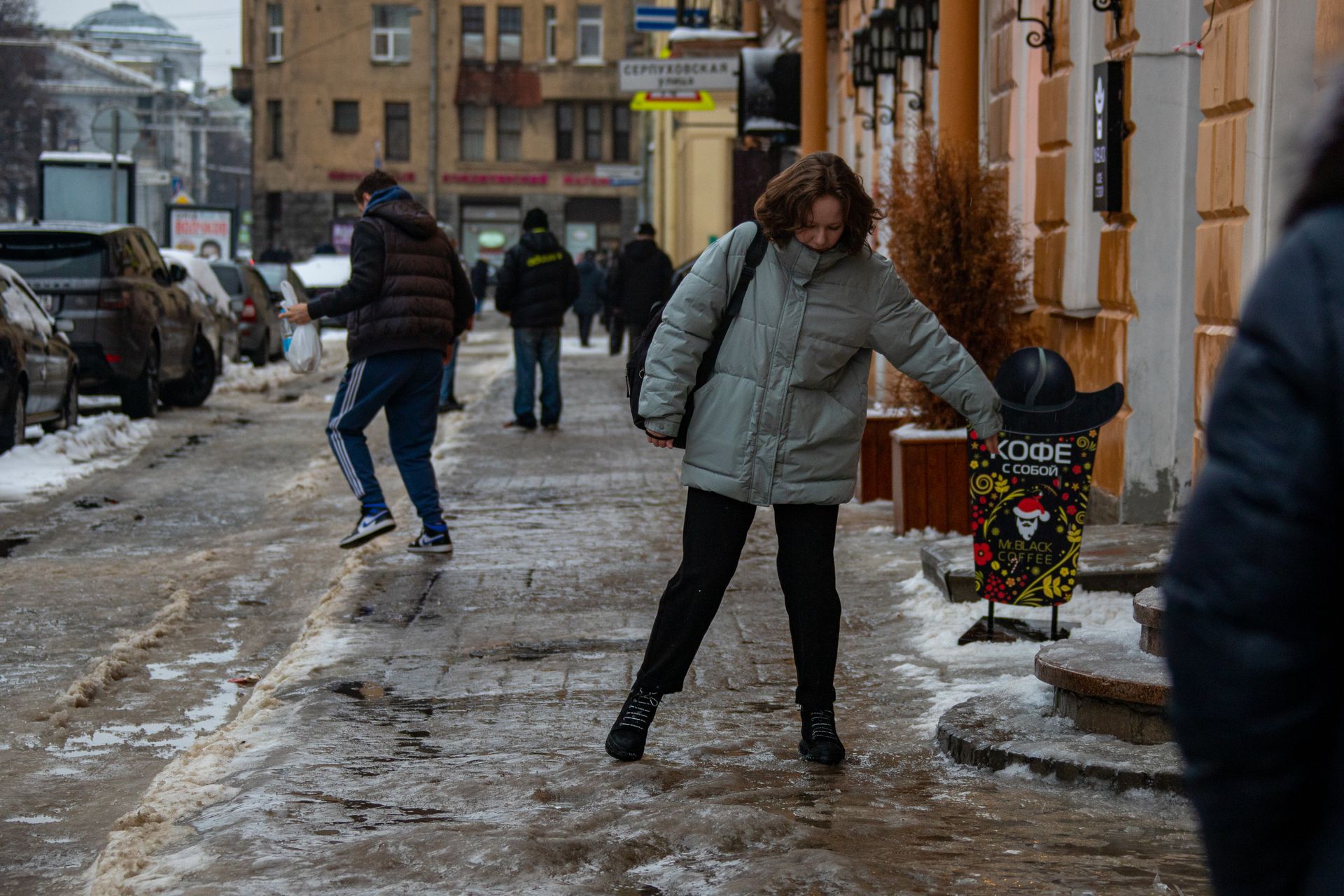 Последний петербург. Сильный ветер зимой. Потепление в Петербурге. Заснеженный Петербург. Снег в Москве.