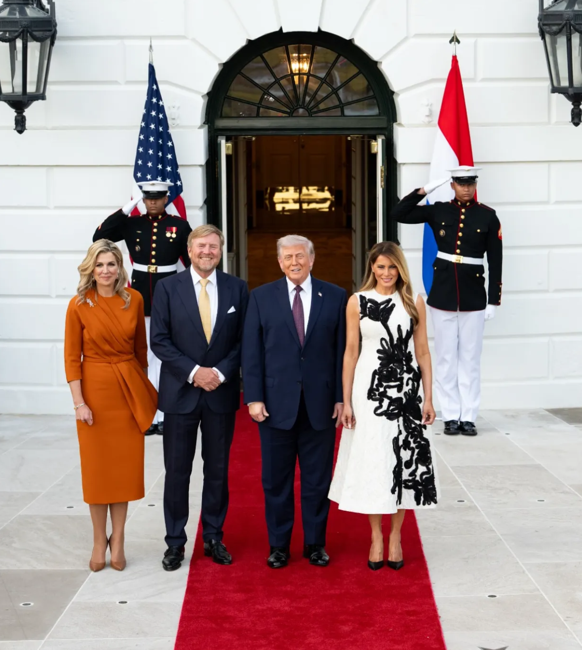 Затмила королеву: Мелания и Дональд Трамп встретились с королем Нидерландов Виллемом-Александром и его супругой Максимой Мелания, Нидерландов, Трамп, первой, президент, Дональд, первая, модели, котором, также, выбор, девушку, рамках, Максимой, королевой, ВиллемомАлександром, отношений, королем, платье, Америки