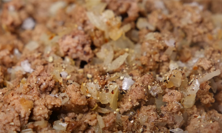 Жарим фарш на нежном пюре: картофельные гнезда сочнее мяса по-французски Жарим фарш на нежном пюре: картофельные гнезда сочнее мяса по-французски выложите, фарша, картофеля, Полноценный, Картофель, укроп, масло, сливочное, добавьте, водеСлейте, подсоленной, мягкости, отварите, нарежьте, очистите, слабом, минут, пармезан, потомиться, смеси