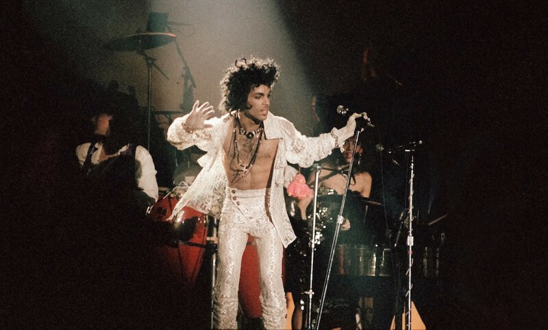 Фотограф, сделавший карьеру скрытой съёмкой на рок-концертах Фотограф, сделавший карьеру скрытой съёмкой на рок-концертах фотография