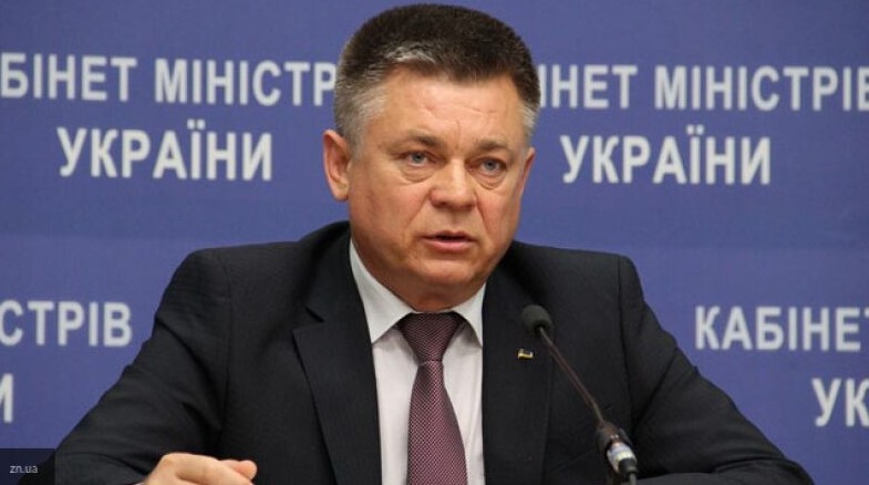 Экс-министр обороны Украины качает права в Крыму Экс-министр обороны Украины качает права в Крыму