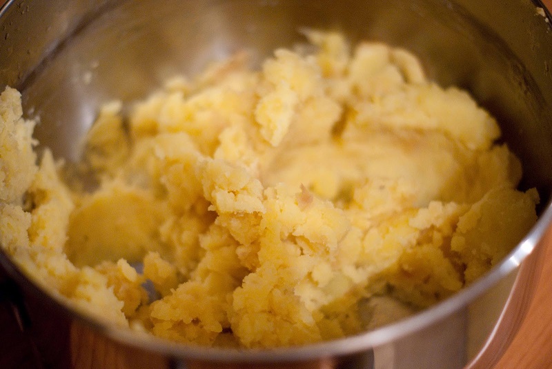 С жареным луком и шкварками С жареным луком и шкварками