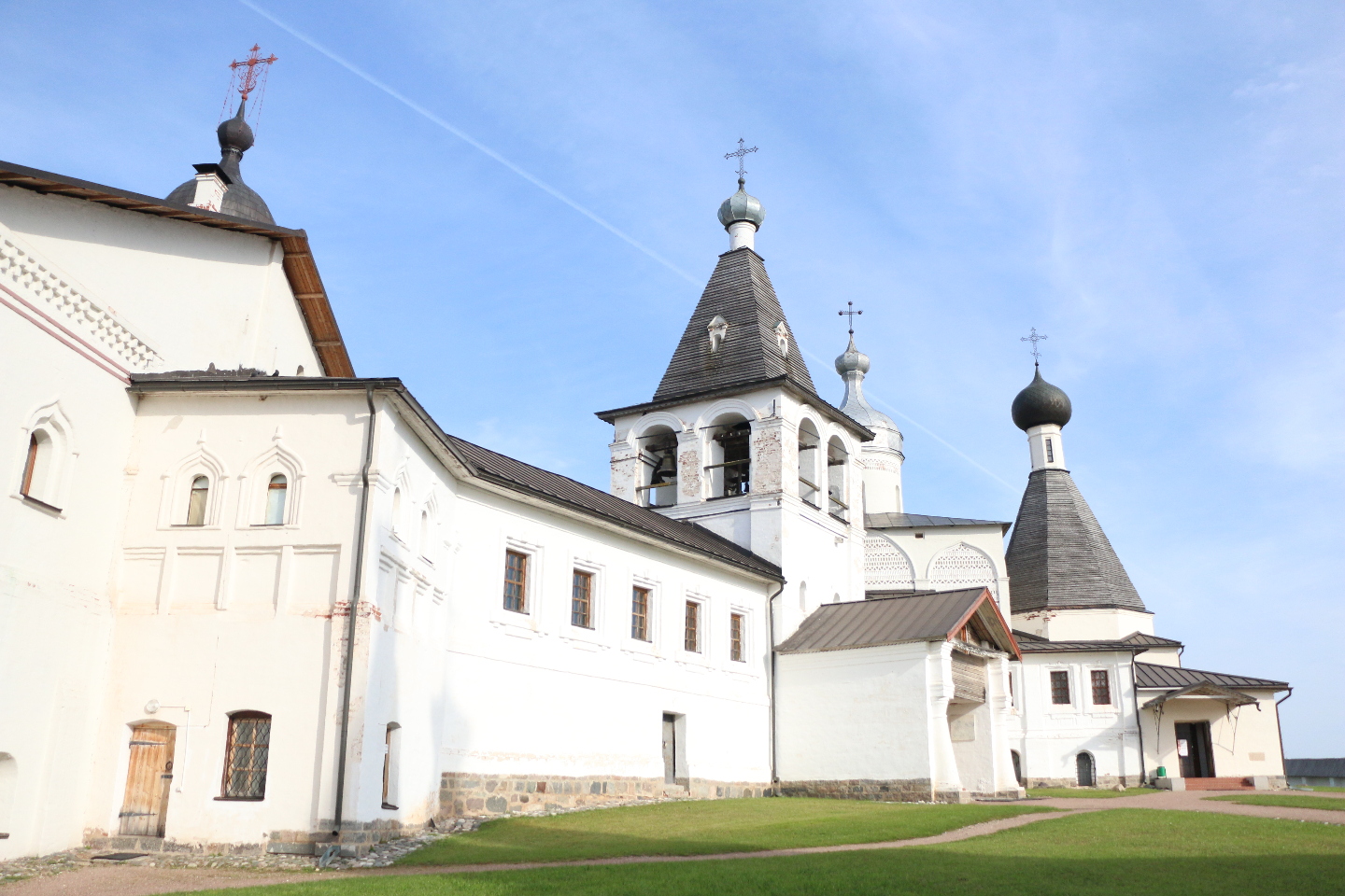 Три выходных дня на Вологодчине - окунуться в историю, побродить по деревням, побывать в чреве подводной лодки. Три выходных дня на Вологодчине - окунуться в историю, побродить по деревням, побывать в чреве подводной лодки.