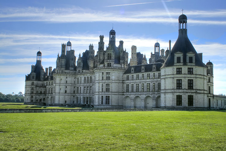 https://cdn.pariscityvision.com/media/wysiwyg/chateau-chambord-3.jpg