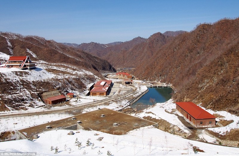 Первый горнолыжный курорт Северной Кореи простаивает из-за отсутствия туристов горнолыжный курорт, партия сказала надо, северная корея, чудо света