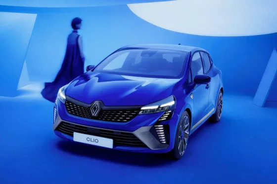 Мини-Renault по цене большого рамного Haval H9. В России можно купить Renault Clio 2025 с расходом всего 4,2 л/100 км, но цена — космос
