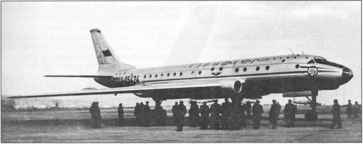 Ту-104 (зав. № 7660301) омской постройки. Самолет сначала эксплуатировался в Восточно-Сибирском управлении ГВФ, а затем был переделан в Ту-104Ш (борт СССР-42330