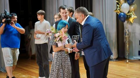 Денежные сертификаты получили 80 выпускников и педагогов в Темрюкском районе Кубани