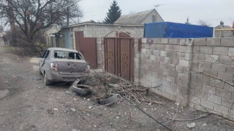 Украинская артиллерия накрыла роддом в центре Донецка: фоторепортаж с места событий