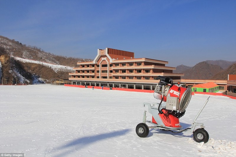 Первый горнолыжный курорт Северной Кореи простаивает из-за отсутствия туристов горнолыжный курорт, партия сказала надо, северная корея, чудо света