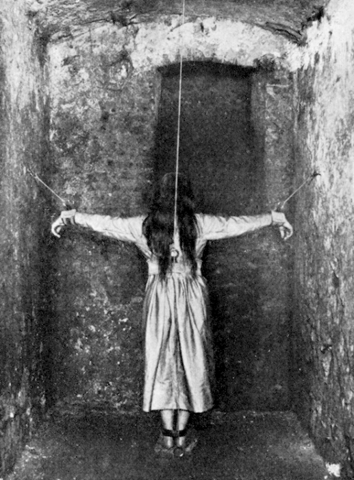 15 странных и жутких фотографий из прошлого, от которых в жилах стынет кровь 15 странных и жутких фотографий из прошлого, от которых в жилах стынет кровь история,фотография